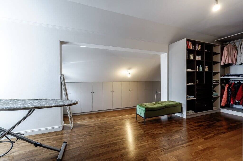 De vânzare Vilă de lux complet amenajată, ideală pentru o familie cu stil în zona 6 Vanatori 5 camere 4 dormitoare Arad 22