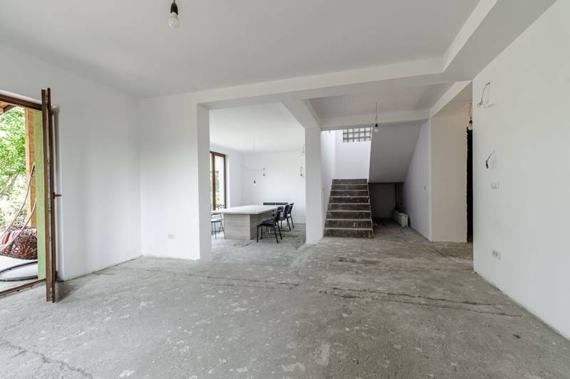 De vânzare Casă nouă, spațioasă, în cartierul rezidențial din Curtici în zona Central 6 camere 4 dormitoare Arad 7