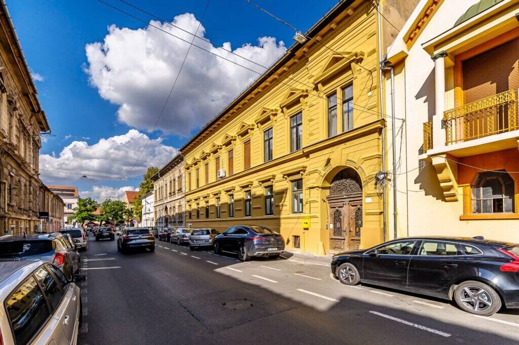 De vânzare Apartament premium cu 3 camere Ultracentral Comision 0 în zona Ultracentral 3 camere 2 dormitoare Arad 1