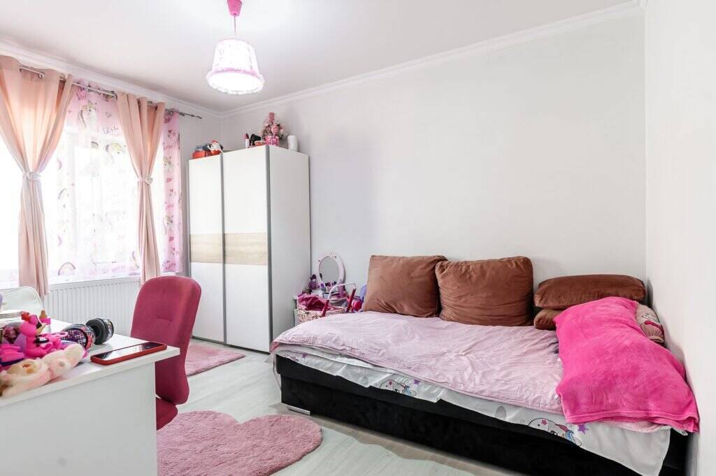 De vânzare Casă nouă de vânzare în cartierul nou din Zimand, Comision 0 în zona Arad 4 camere 3 dormitoare Arad 6