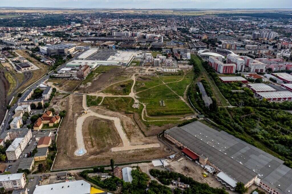 Teren generos pentru casa ta, in mijlocul orașului FĂRĂ AGENȚIE De vânzare Teren generos pentru casa ta, in mijlocul orașului FĂRĂ AGENȚIE în zona Aurel Vlaicu 3 camere Arad 2