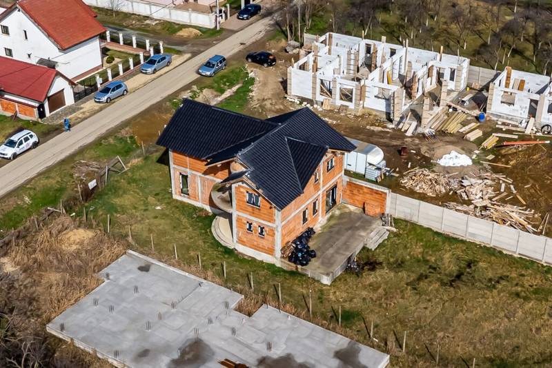 REZERVAT! Casă la roșu cu teren de 752 mp, Mandruloc. Arad De vânzare REZERVAT! Casă la roșu cu teren de 752 mp, Mandruloc. Arad în zona Arad 5 camere 3 dormitoare Arad 4