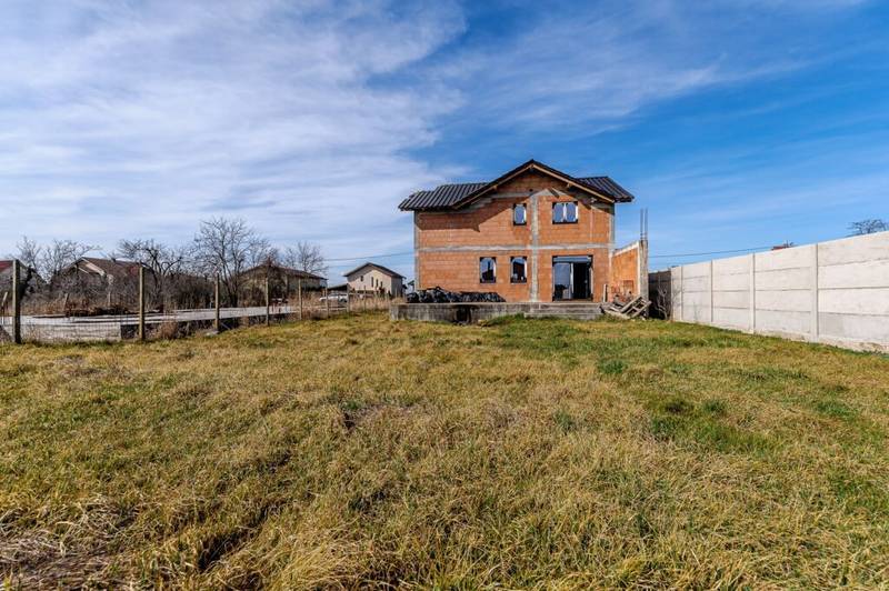 REZERVAT! Casă la roșu cu teren de 752 mp, Mandruloc. Arad De vânzare REZERVAT! Casă la roșu cu teren de 752 mp, Mandruloc. Arad în zona Arad 5 camere 3 dormitoare Arad 5
