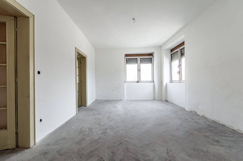 Casă spațioasă pentru familie mare. Curte generoasă, zonă accesibilă! De vânzare Casă spațioasă pentru familie mare. Curte generoasă, zonă accesibilă! în zona Aradul Nou 5 camere Arad 11