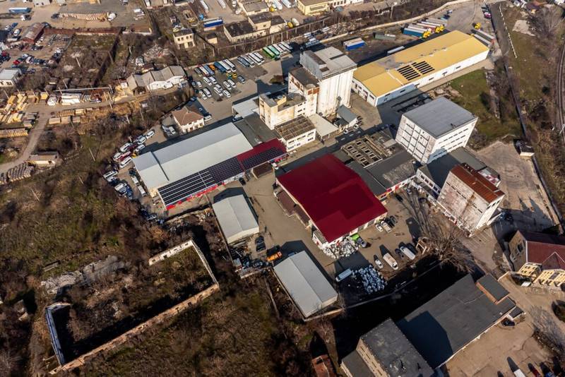 De vânzare Platforma industriala 3552 mp hale beton si 9883 mp teren în zona Aurel Vlaicu 15 camere Arad 4
