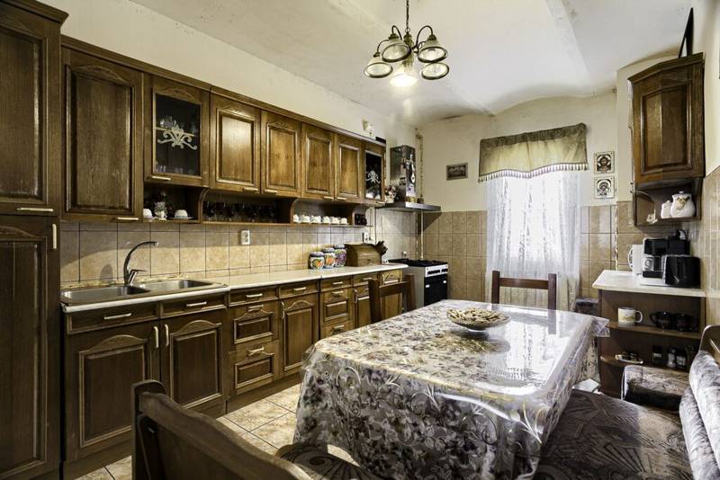 Casa din caramida 7 camere – Aradul Nou – COMISION 0% De vânzare Casa din caramida 7 camere – Aradul Nou – COMISION 0% în zona Aradul Nou 7 camere 5 dormitoare Arad 1