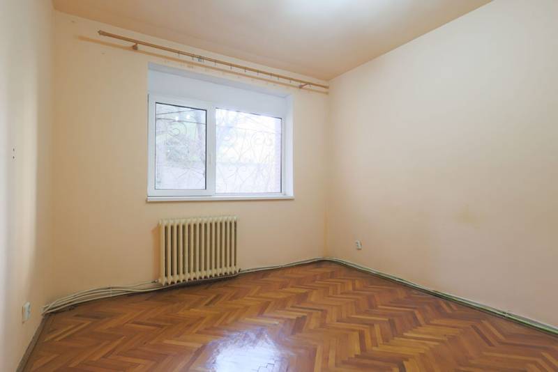 Apartament decomandat 3 camere – str. Horia – COMISION 0% De vânzare Apartament decomandat 3 camere – str. Horia – COMISION 0% în zona Ultracentral 3 camere 2 dormitoare Arad 13