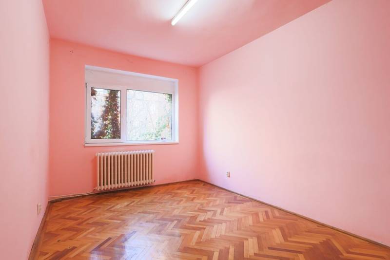 Apartament decomandat 3 camere – str. Horia – COMISION 0% De vânzare Apartament decomandat 3 camere – str. Horia – COMISION 0% în zona Ultracentral 3 camere 2 dormitoare Arad 3