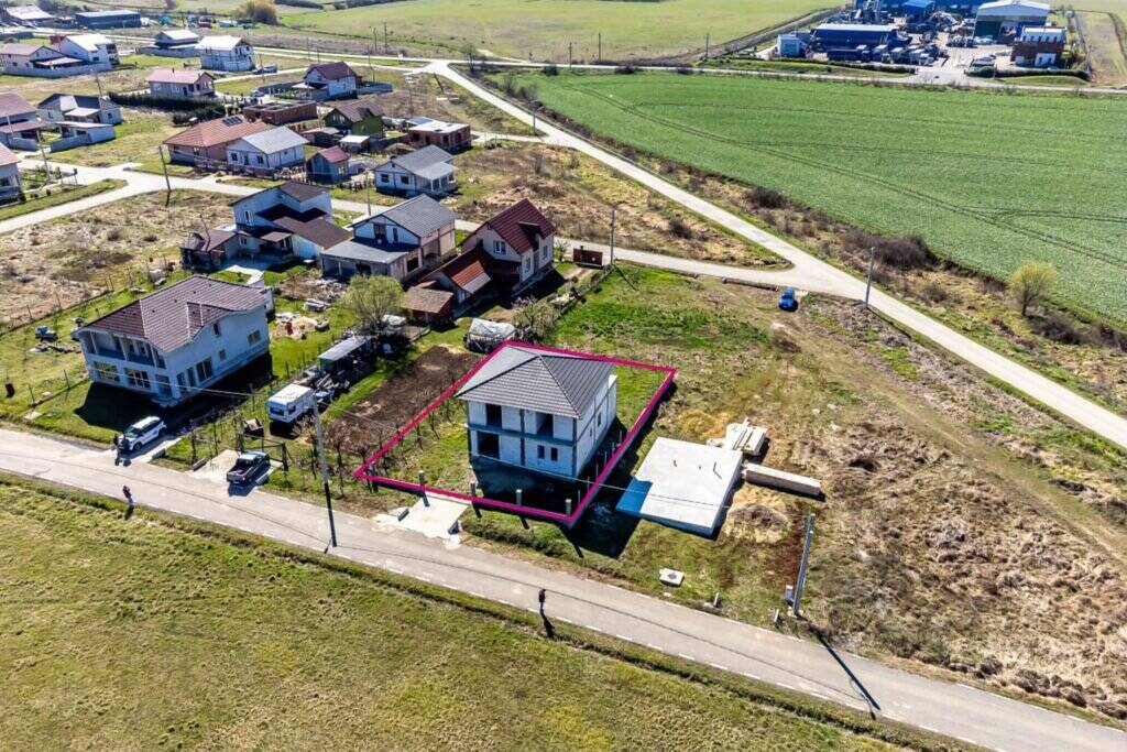 Casa Ta  – Într-un cartier nou, lângă natură în Frumușeni, Arad De vânzare Casa Ta  – Într-un cartier nou, lângă natură în Frumușeni, Arad în zona Arad 5 camere Arad 3