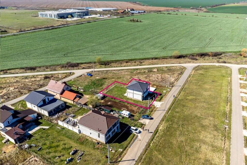 Casa Ta  – Într-un cartier nou, lângă natură în Frumușeni, Arad De vânzare Casa Ta  – Într-un cartier nou, lângă natură în Frumușeni, Arad în zona Arad 5 camere Arad 4