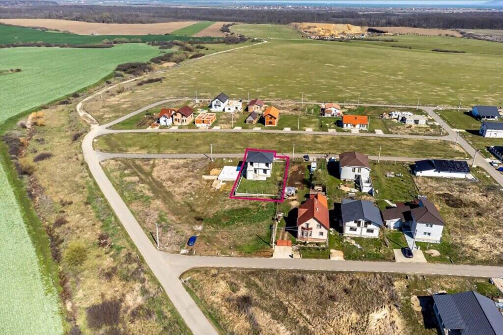 Casa Ta  – Într-un cartier nou, lângă natură în Frumușeni, Arad De vânzare Casa Ta  – Într-un cartier nou, lângă natură în Frumușeni, Arad în zona Arad 5 camere Arad 5