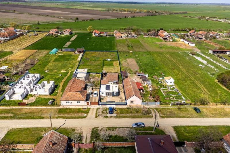 Casa – tip container – Teren 1987 mp – Turnu, Arad – COMISION 0% De vânzare Casa – tip container – Teren 1987 mp – Turnu, Arad – COMISION 0% în zona Arad 3 camere Arad 5