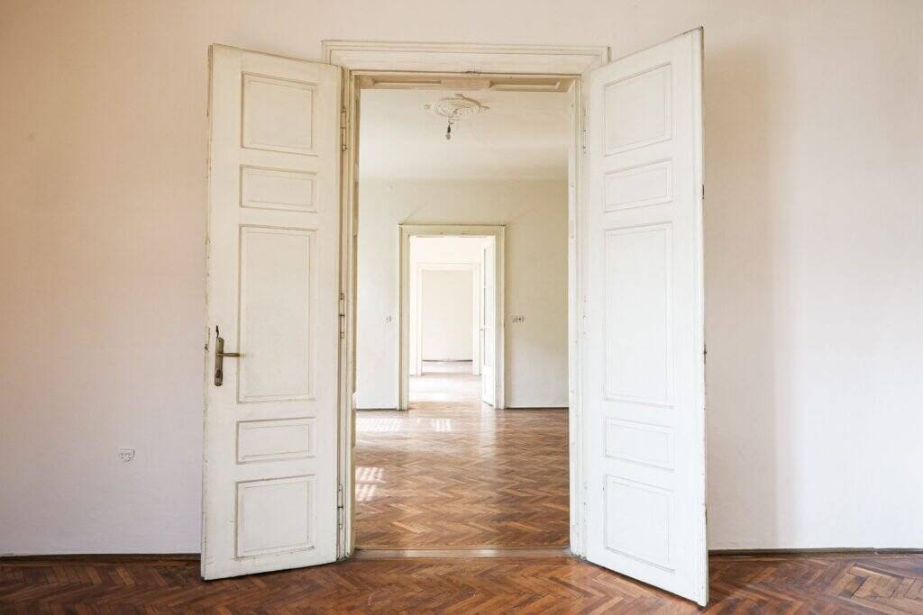 De vânzare Raritate! Apartament cu 4 camere str, Mărășesti colț cu Episcopiei în zona Central 4 camere Arad 4