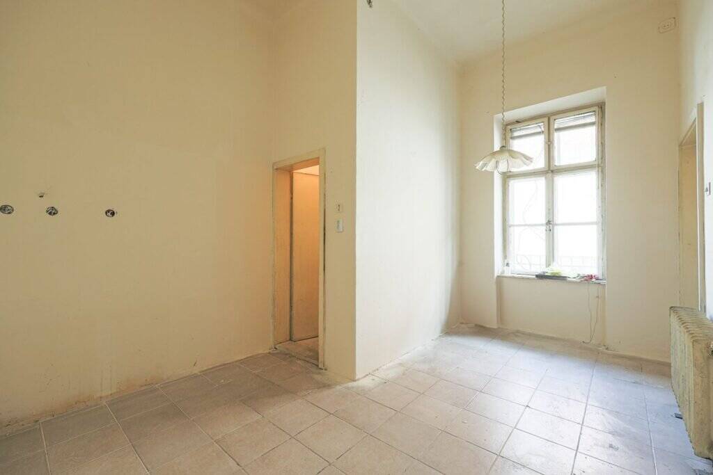 De vânzare Raritate! Apartament cu 4 camere str, Mărășesti colț cu Episcopiei în zona Central 4 camere Arad 6