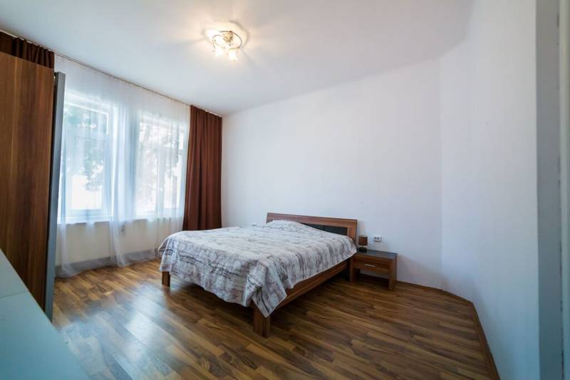De vânzare PRET NOU! Apartament spatios 4 camere – COMISION 0% în zona Parneava 4 camere 2 dormitoare Arad 1