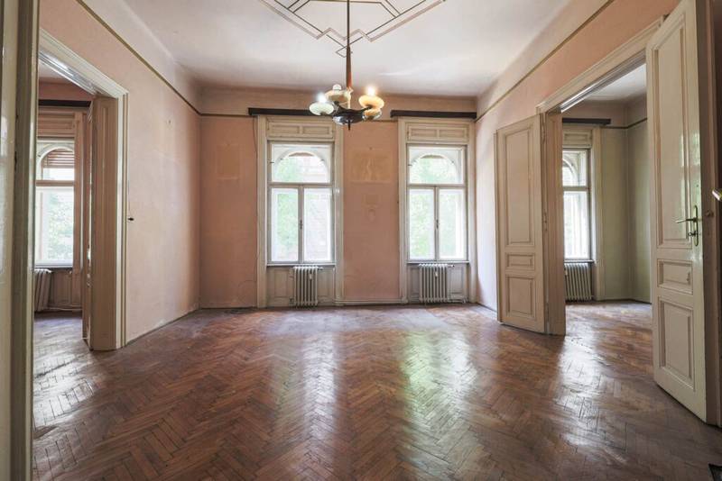 De vânzare Proprietate VÂNDUTĂ! Locație de exceptie în zona Ultracentral 4 camere 3 dormitoare Arad 2