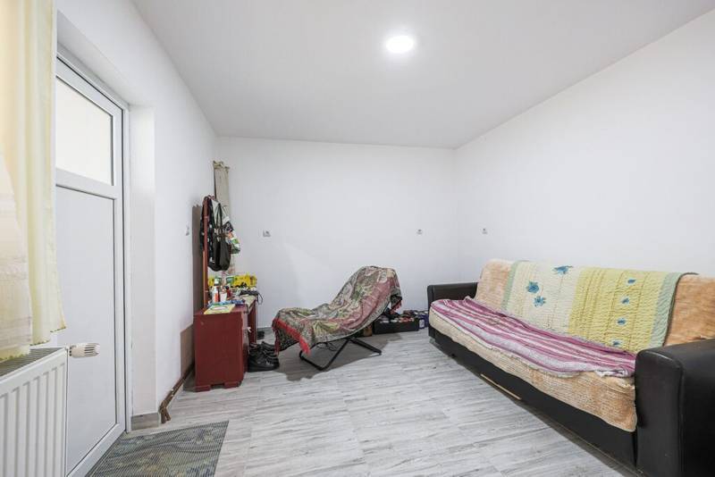 De vânzare Casă renovată cu 3 camere din cărămidă în Gradiste în zona Gradiste 3 camere 2 dormitoare Arad 6