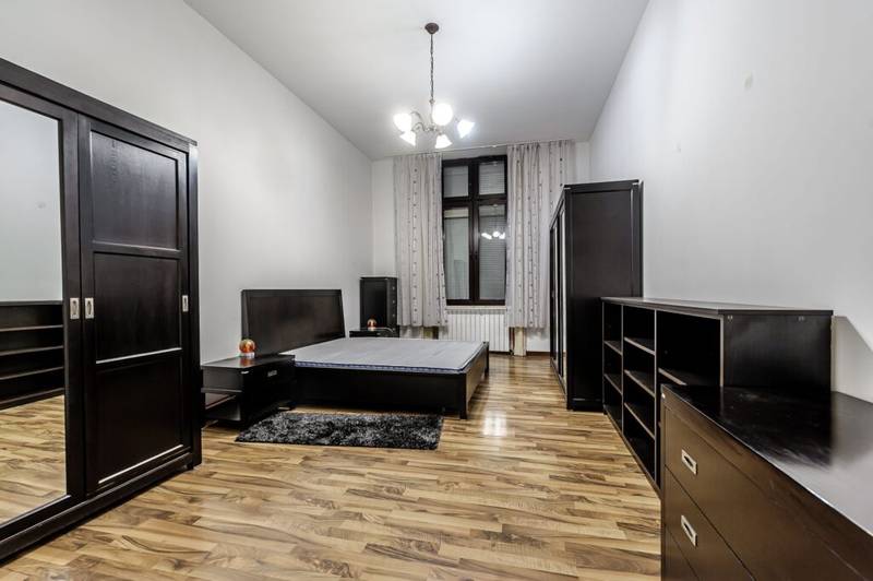 De vânzare Apartament 2 camere – Etaj 1 – Palatul Neumann, Arad – COMISION 0% în zona Ultracentral 2 camere 1 dormitor Arad 1
