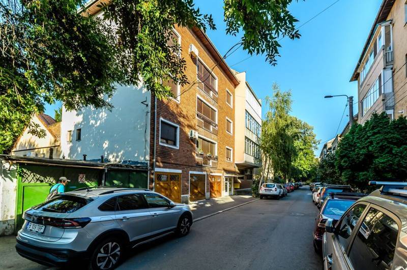 De vânzare Apartament spațios, 2 camere decomandat, zonă premium Podgoria Arad în zona Ultracentral 2 camere 1 dormitor Arad 1