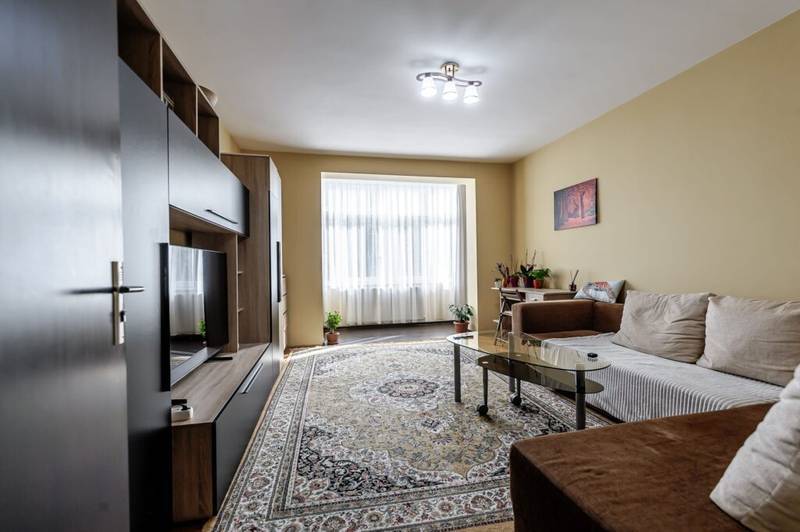 De vânzare Apartament spațios, 2 camere decomandat, zonă premium Podgoria Arad în zona Ultracentral 2 camere 1 dormitor Arad 3