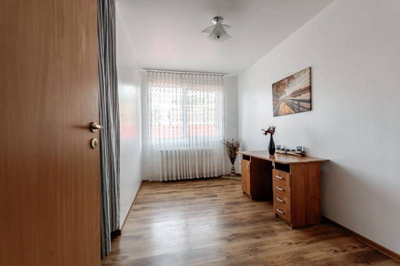 De vânzare Casă 2008 – 6 camere – teren 1440 mp – Zadareni, Arad – COMISION 0% în zona Arad 6 camere 4 dormitoare Arad 7