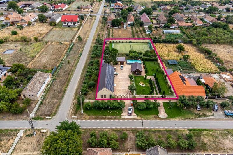 De vânzare Proprietate de vis cu teren 2.880 mp și facilități PREMIUM Comision 0 în zona Arad 4 camere 2 dormitoare Arad 1