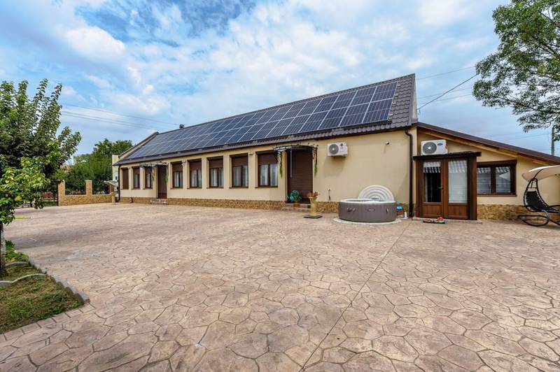 De vânzare Proprietate de vis cu teren 2.880 mp și facilități PREMIUM Comision 0 în zona Arad 4 camere 2 dormitoare Arad 10