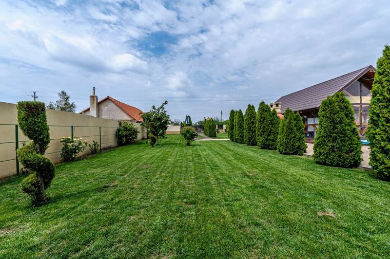 De vânzare Proprietate de vis cu teren 2.880 mp și facilități PREMIUM Comision 0 în zona Arad 4 camere 2 dormitoare Arad 13
