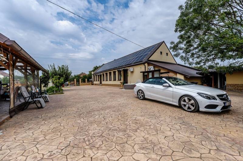 De vânzare Proprietate de vis cu teren 2.880 mp și facilități PREMIUM Comision 0 în zona Arad 4 camere 2 dormitoare Arad 3