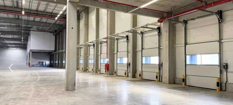 De închiriat Hală industrială de închiriat, 2.900 mp, Arad în zona Aurel Vlaicu 2 camere Arad 1