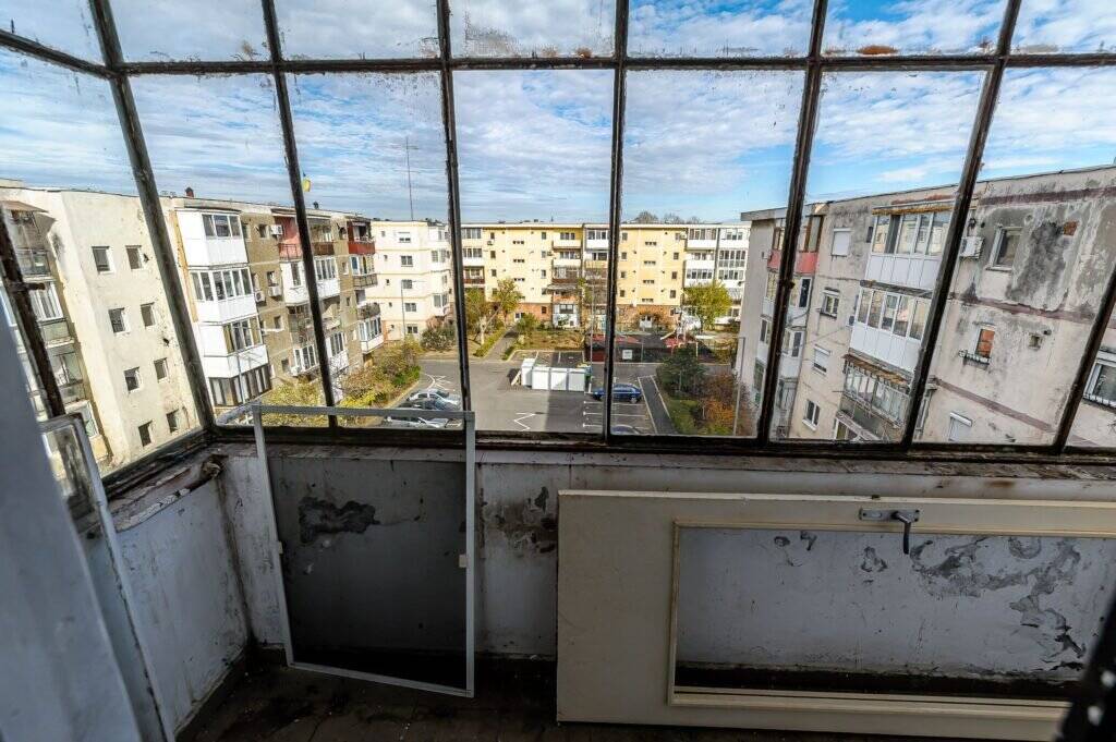 Apartament accesibil cu 2 camere, în zona 500 Micalaca De vânzare Apartament accesibil cu 2 camere, în zona 500 Micalaca în zona Micalaca 2 camere 1 dormitor Arad 8