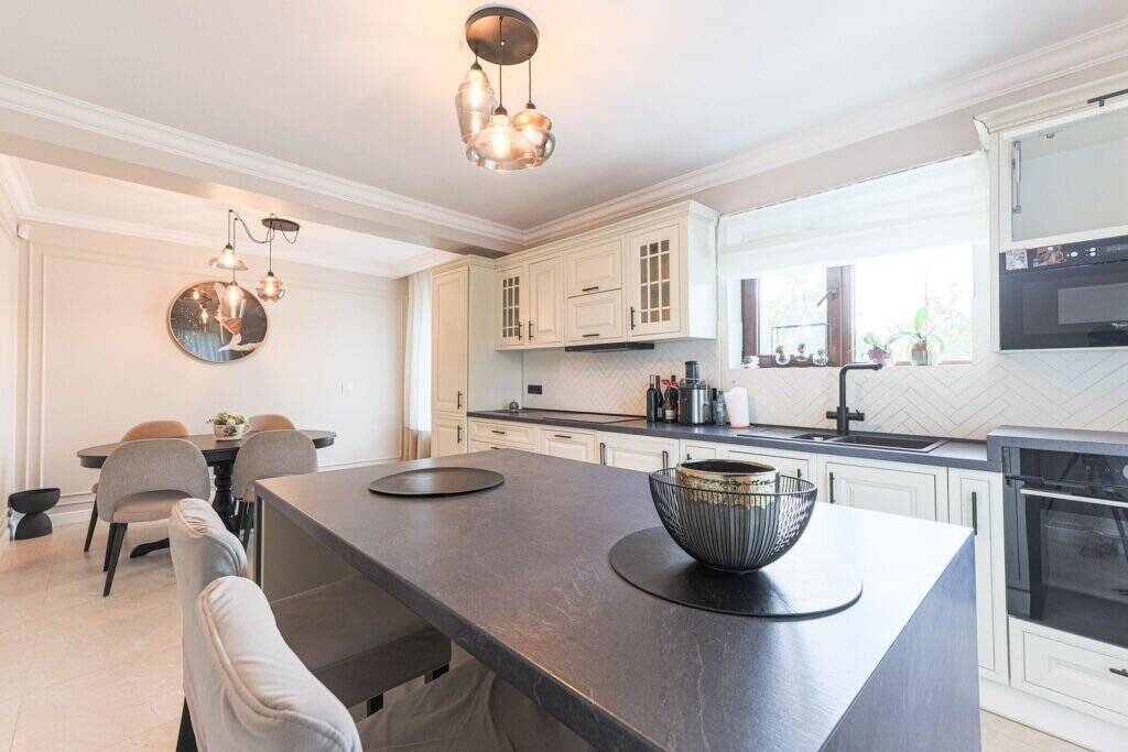 De vânzare Casă premium în Subcetate, construcție nouă finisaje de lux Comision 0 în zona Subcetate 5 camere 4 dormitoare Arad 6