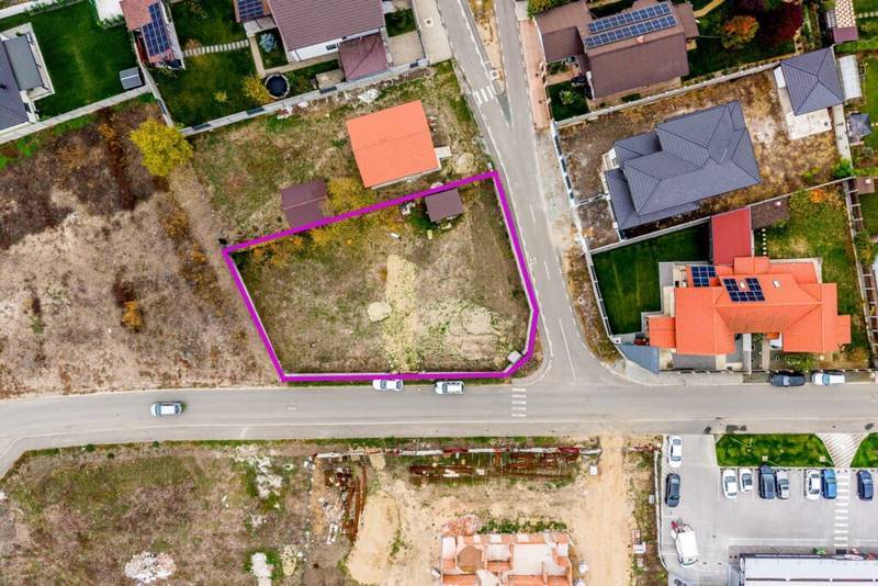 De vânzare Oportunitate rară în Via Carmina – Strada Flavia | 955 mp în zona Arad Arad 1