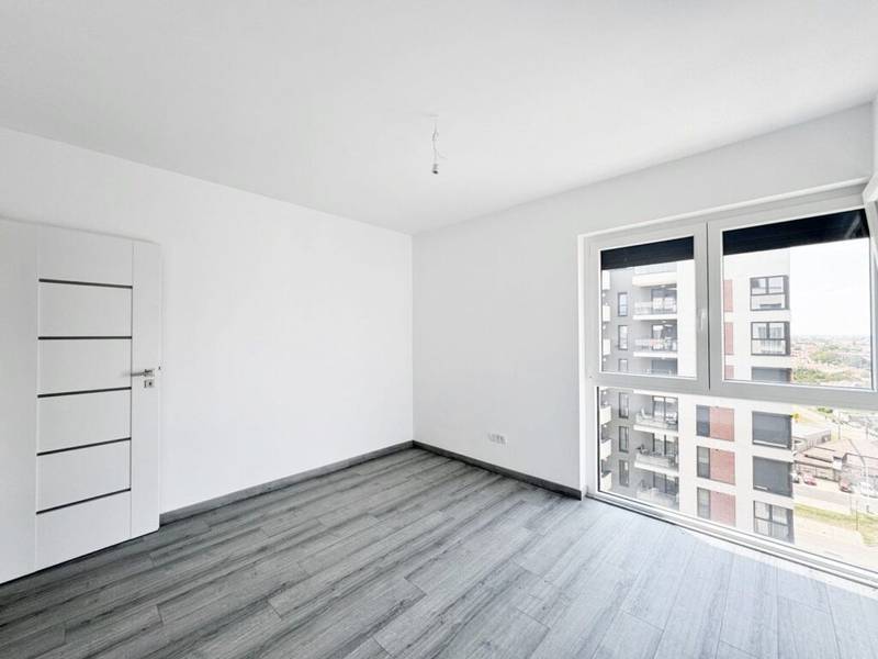 De vânzare Apartament cu 3 camere, Adora Park. cu 2 locuri de parcare în zona UTA 3 camere 2 dormitoare Arad 2