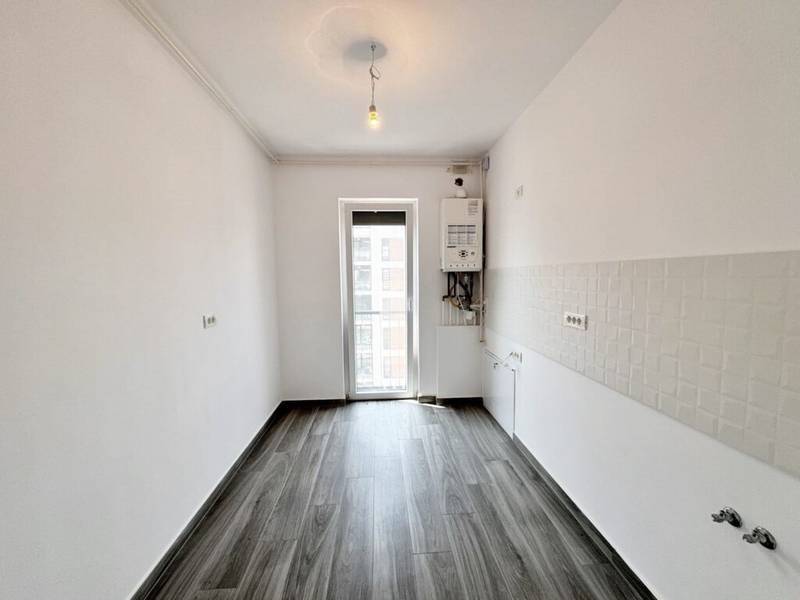 De vânzare Apartament cu 3 camere, Adora Park. cu 2 locuri de parcare în zona UTA 3 camere 2 dormitoare Arad 3