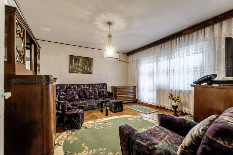 Fără comision! Apartament decomandat 3 camere în Grădiște, accesibil și spațios. în zona Gradiste 3 camere 2 dormitoare Arad 4