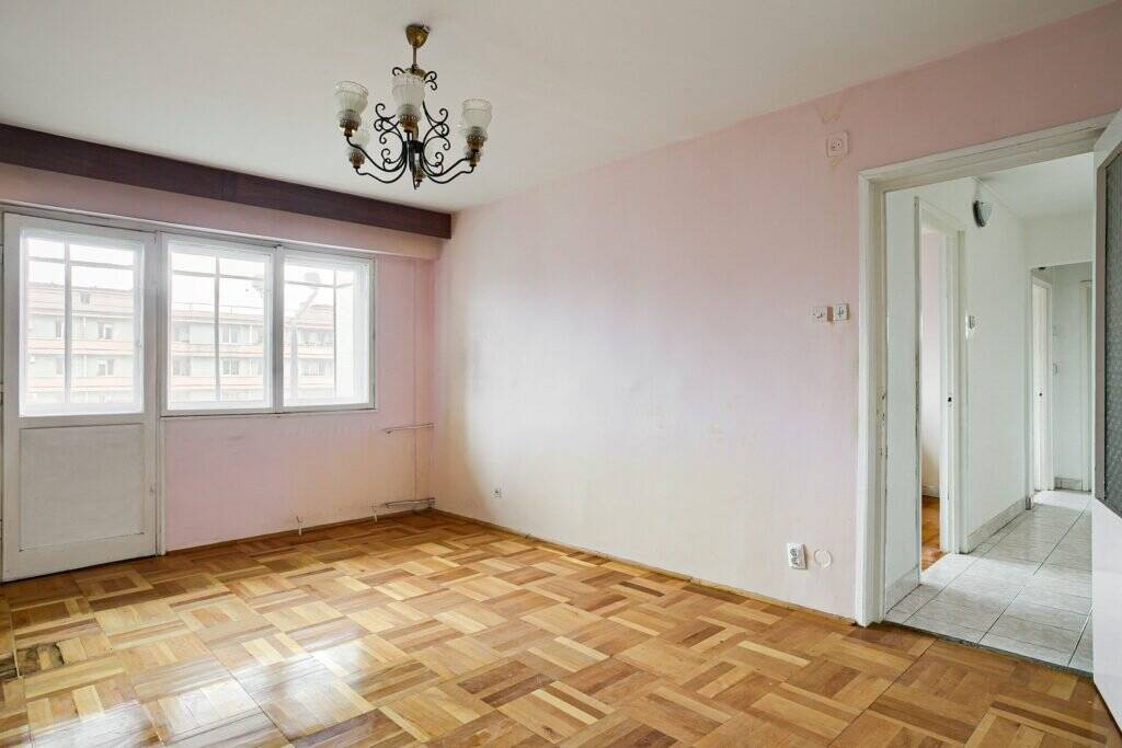 De vânzare PROPRIETATE VÂNDUTĂ Apartament decomandat cu 3 camere in zona Garii în zona P-ta Garii 3 camere Arad 2