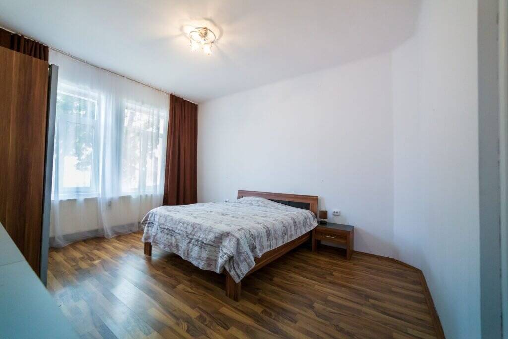 Fără comision! Apartament spatios 4 camere – ideal pentru locuit/afacere COMISION 0% în zona Parneava 4 camere 2 dormitoare Arad 1