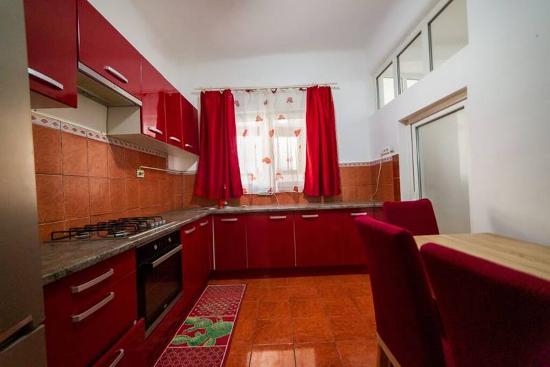 Fără comision! Apartament spatios 4 camere – ideal pentru locuit/afacere COMISION 0% în zona Parneava 4 camere 2 dormitoare Arad 6