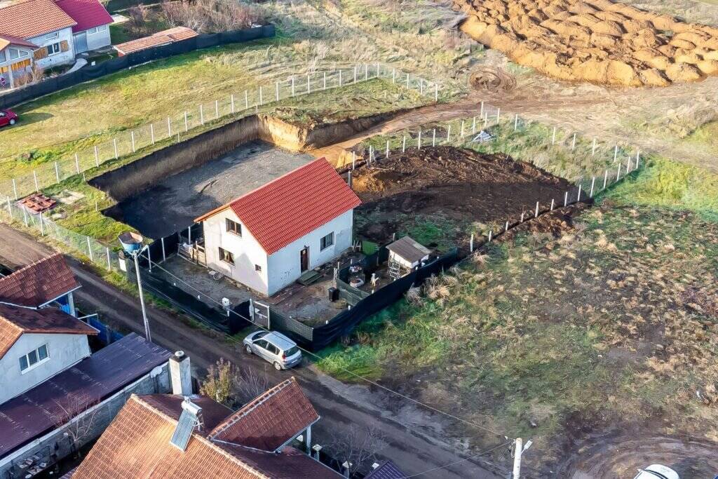 De vânzare Casă cochetă lângă pădure, ideală pentru tineri iubitori de natură. în zona Arad 3 camere 2 dormitoare Arad 1