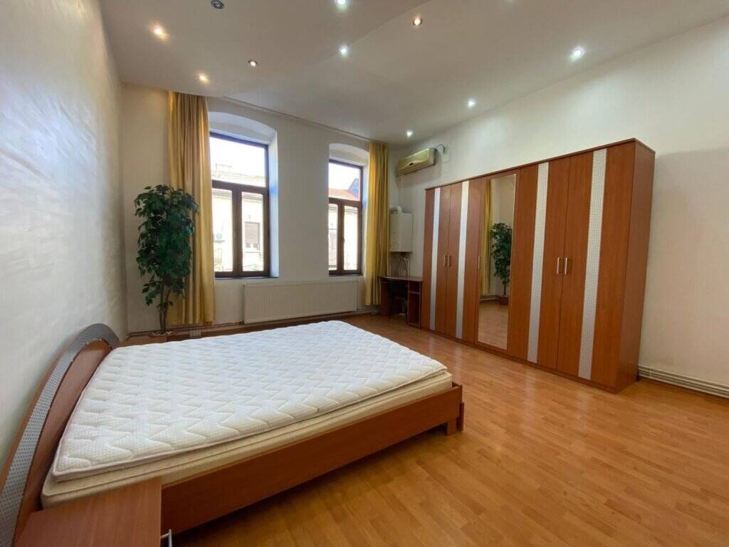 De închiriat De închiriat apartament ultracentral – Str. Crișan – COMISION 0% în zona Ultracentral 1 camera Arad 1