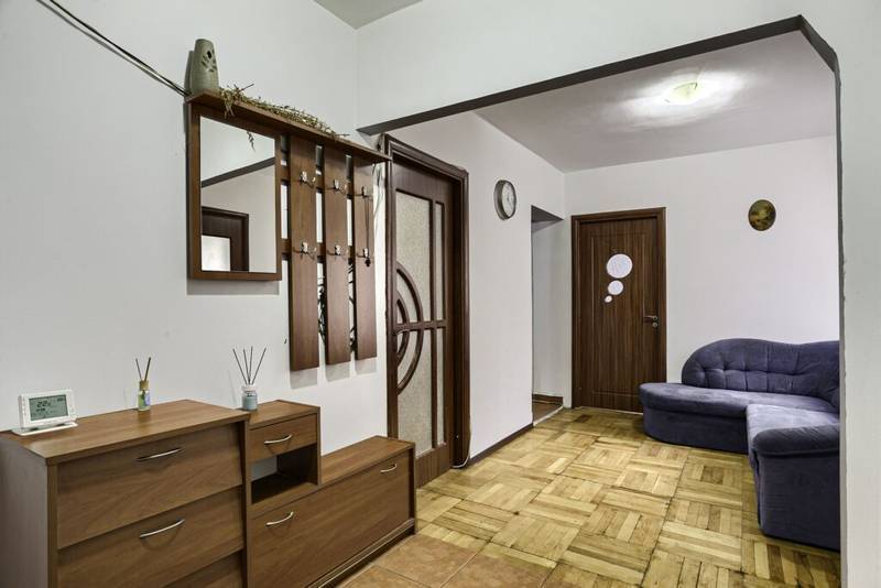 Fără comision! Apartament spatios cu 4 camere strada Fat Frumos în zona Aurel Vlaicu 4 camere 3 dormitoare Arad 3