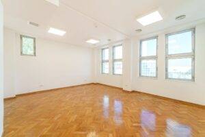 Arbema Office Arad. Birouri de închiriat De închiriat Arbema Office Arad. Birouri de închiriat. în zona Aurel Vlaicu 29 camere Arad 9