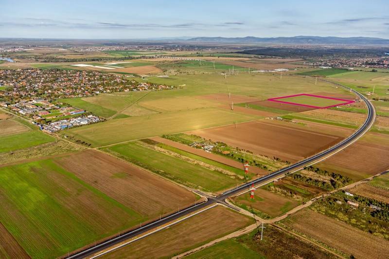 Teren industrial poziționat strategic 17 eur/mp 