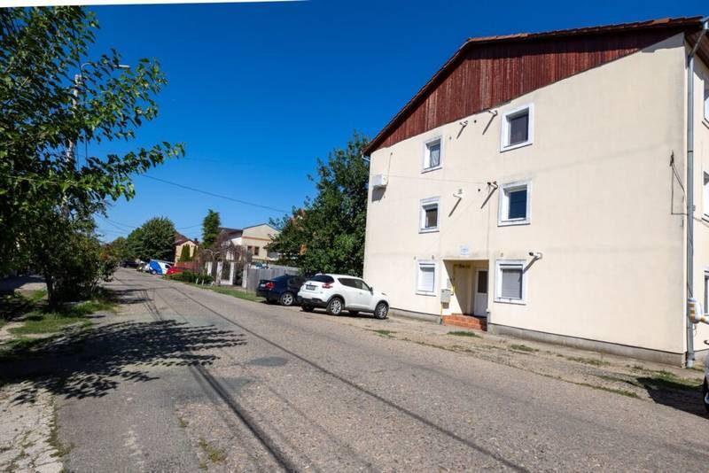 PRET NOU! Apartament 1 camera – renovat – Parneava, Arad – COMISION 0 De vânzare PRET NOU! Apartament 1 camera – renovat – Parneava, Arad – COMISION 0 în zona Parneava 1 camera Arad 1