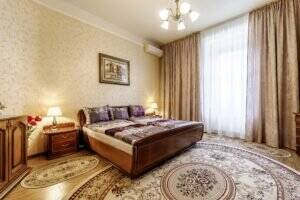 De închiriat apartament cu 2 camere central De închiriat De închiriat apartament cu 2 camere central în zona Central 2 camere 1 dormitor Arad 2