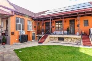 De închiriat apartament cu 2 camere central De închiriat De închiriat apartament cu 2 camere central în zona Central 2 camere 1 dormitor Arad 4