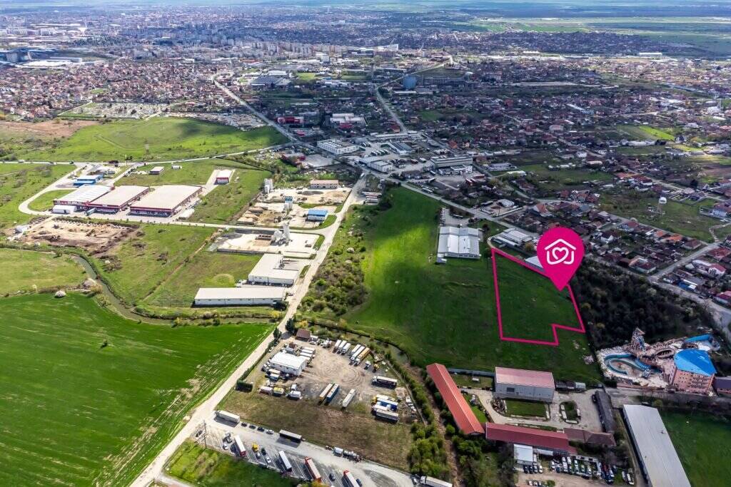Teren cu PUZ in Arad, servicii, industrie, depozitare 8.307 mp De vânzare Teren cu PUZ in Arad, servicii, industrie, depozitare 8.307 mp în zona Exterior Nord Arad 2