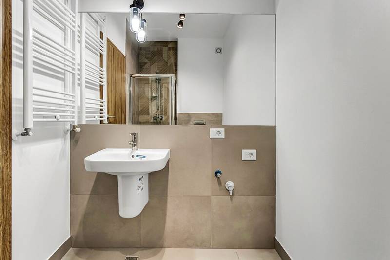 Apartament, cu 2 dormitoare, cartier exclusivisist! De vânzare Apartament, cu 2 dormitoare, cartier exclusivisist! în zona UTA 3 camere 2 dormitoare Arad 15