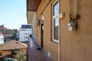 Apartament decomandat – Piata Avram Iancu – COMISION 0 % De vânzare Apartament decomandat – Piata Avram Iancu – COMISION 0 % în zona Ultracentral 2 camere 1 dormitor Arad 6